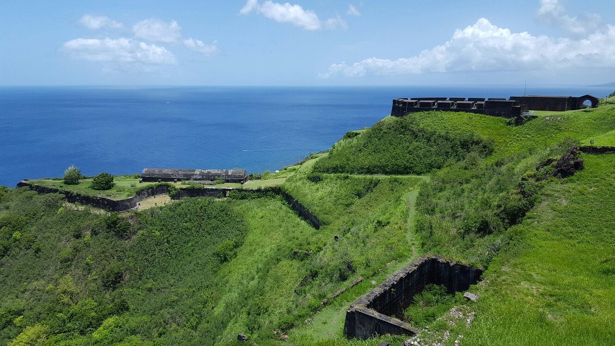 THAM QUAN MỘT SAINT KITTS & NEVIS ĐẦY HOANG SƠ